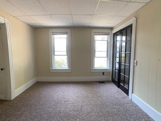 Bedroom - 134 Benton St