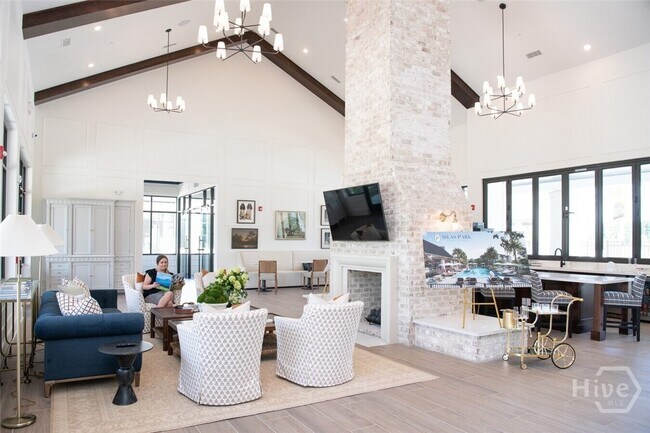 Building Photo - 100 Ronda St