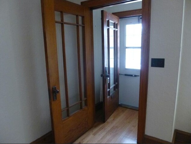 Building Photo - 3251 S Kinnickinnic Ave
