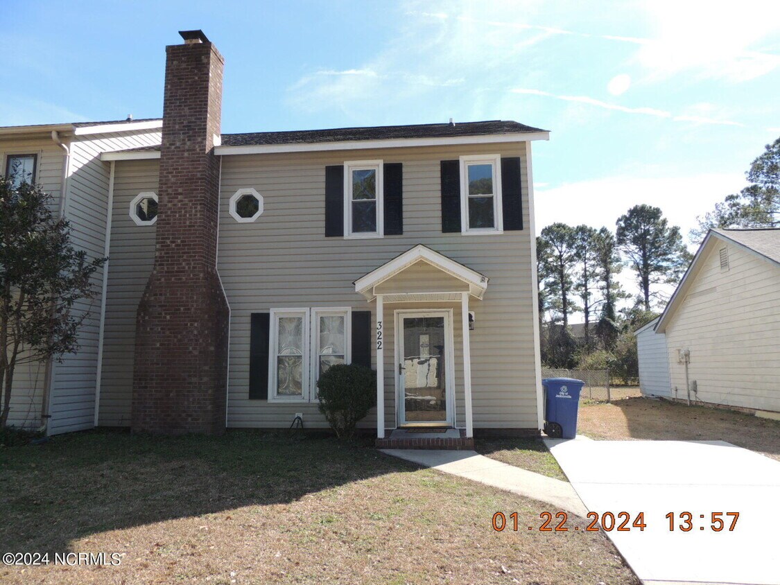 322 W Frances St, Jacksonville, NC 28546 Townhome Rentals in