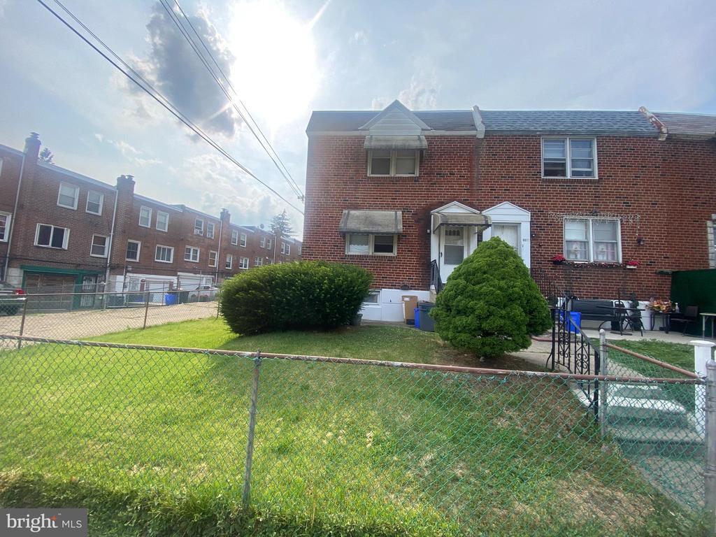 Foto principal - 6010 Oakland St