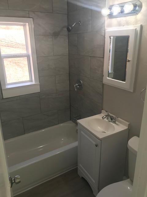 Foto del edificio - 1836 E 77th St