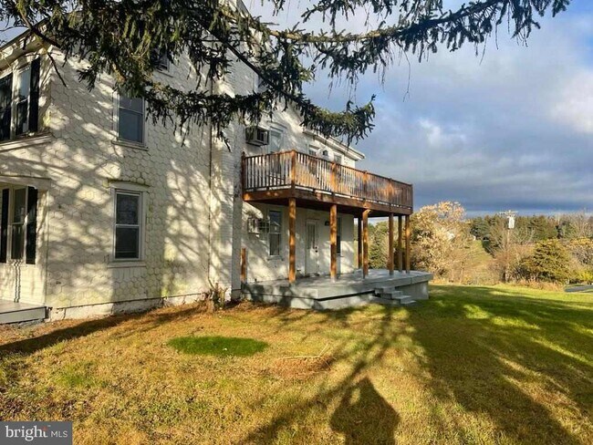 Building Photo - 921 Haldeman Rd