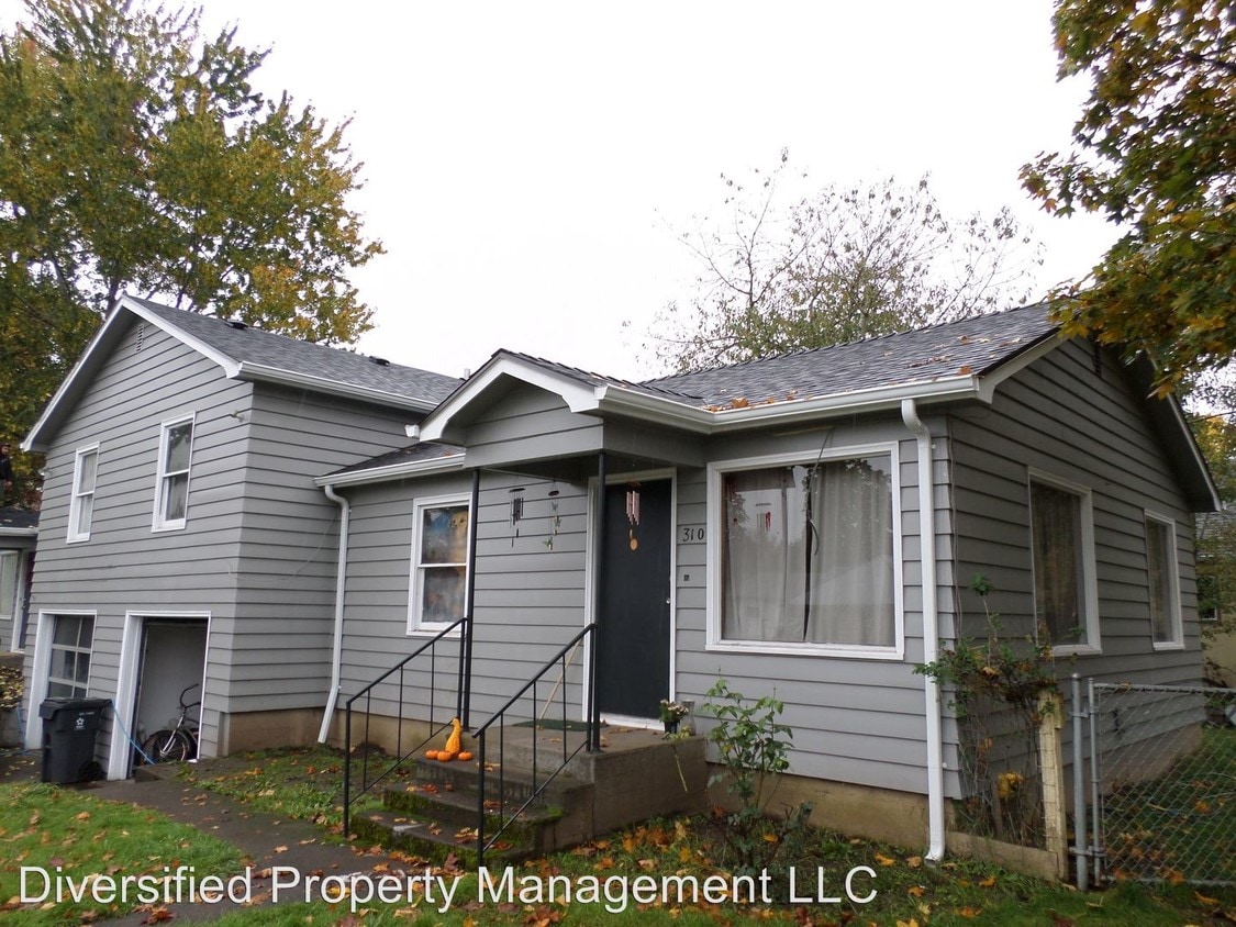 Primary Photo - 320 SE Mayberry Ave
