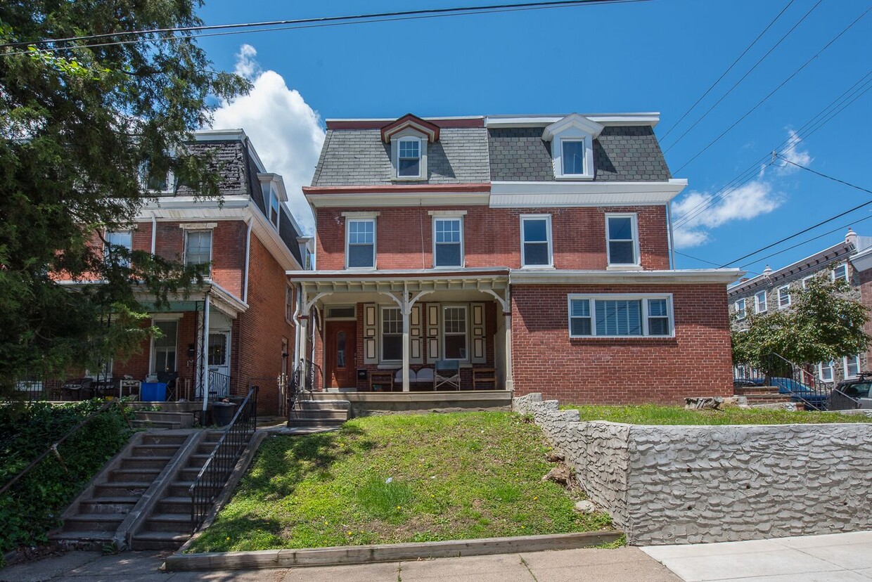 Primary Photo - 3503 Sunnyside Ave
