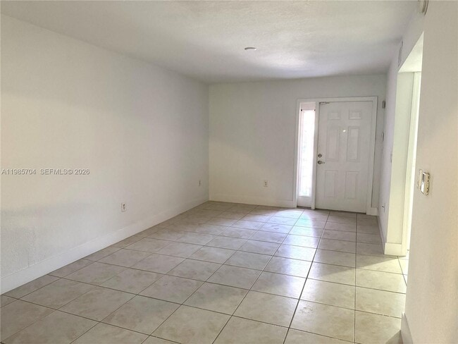 Foto del edificio - 1260 SE 28th Ct