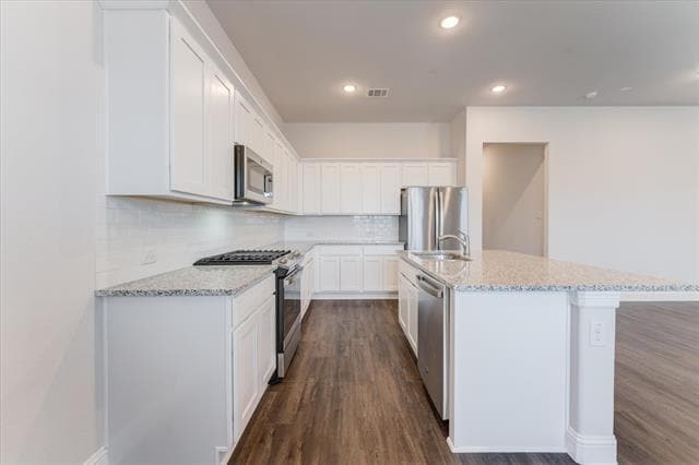 Building Photo - 6580 Iron Horse Blvd