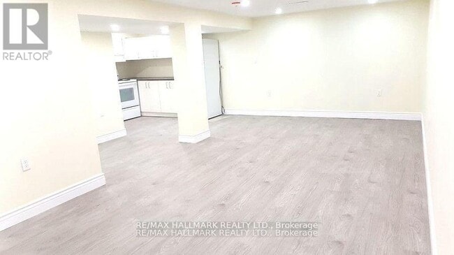 Photo du bâtiment - 9884 Bayview Ave