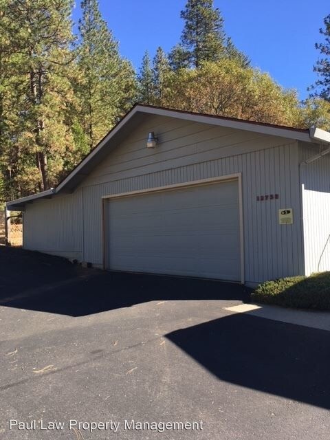 Building Photo - 12759 Squirrel Creek Rd