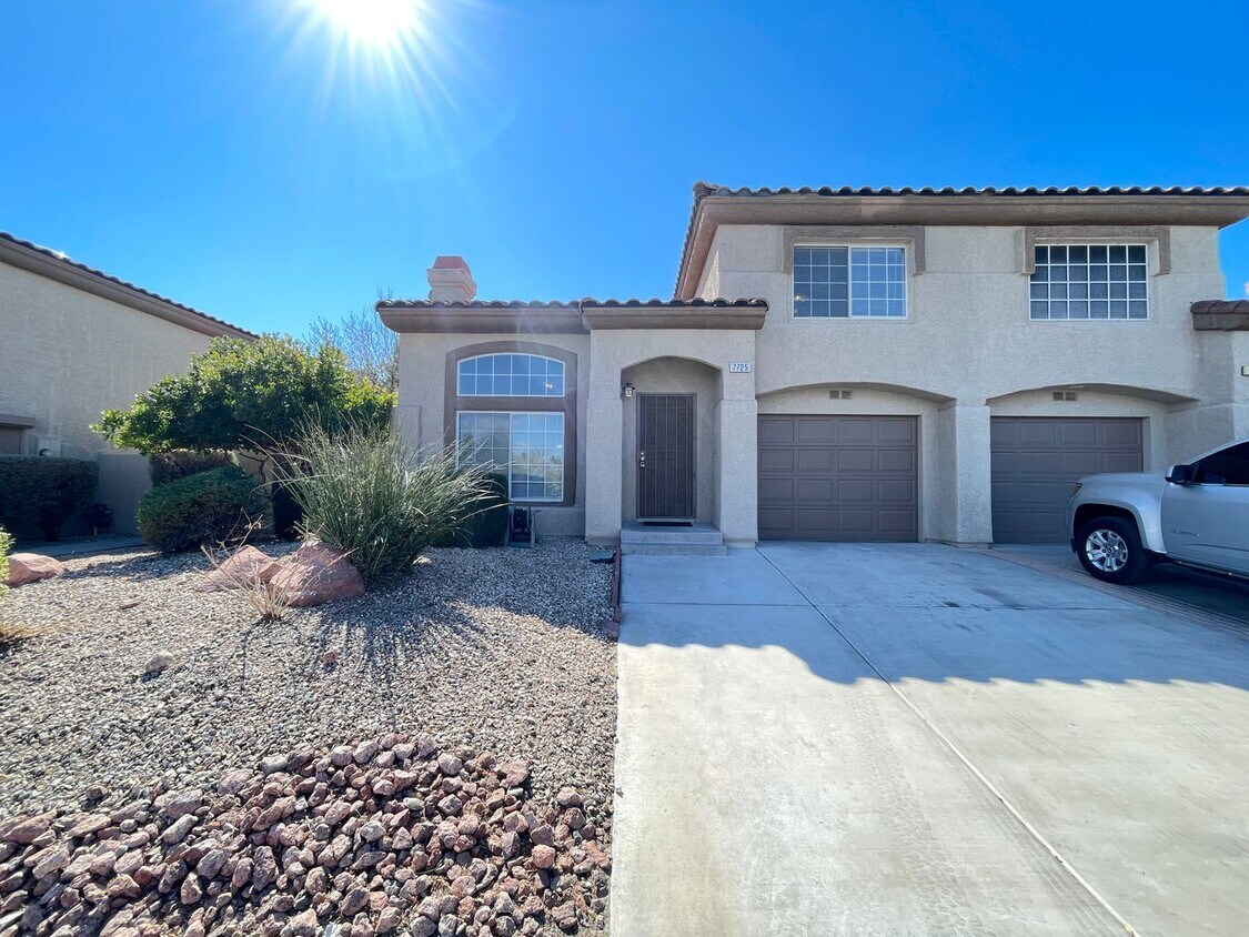 Primary Photo - Lovely townhome in The Pueblo Village of S...