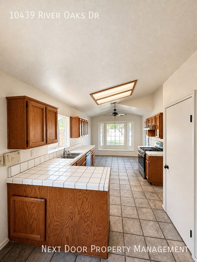 Foto del edificio - 10439 River Oaks Dr