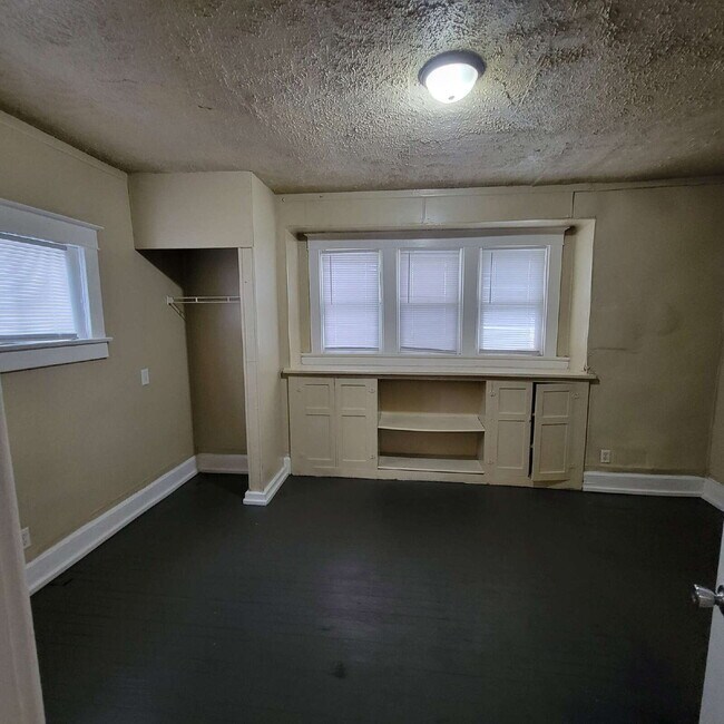 Foto del edificio - Near Eastside 4BR House ready to LEASE!