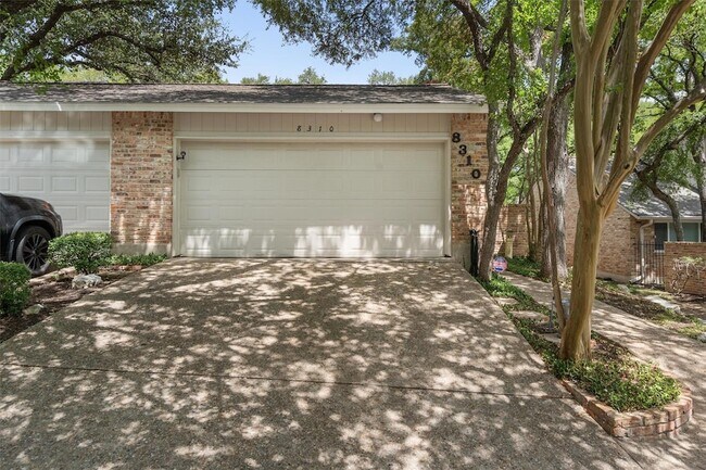 Foto del edificio - 8310 Summerwood Dr