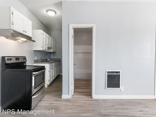 Foto del edificio - 1 br, 1 bath Apartment - 2212 Myrtle Avenu...