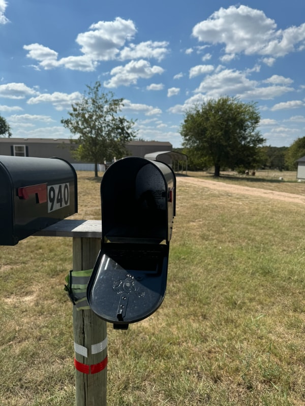 Building Photo - 930 County Rd 3390