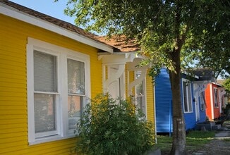 Building Photo - 1225 5th St