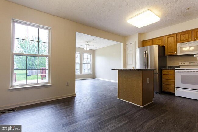 Foto del edificio - 5931 Autumn Spell