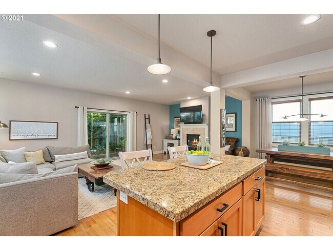 Building Photo - Impeccable Home on Quiet Cul de Sac
