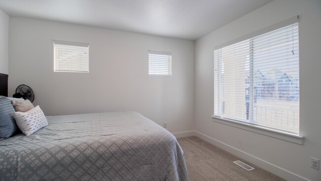 Building Photo - 4038 W 1470 N