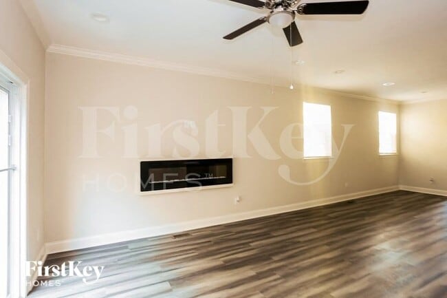 Building Photo - 1242 Pless St NW