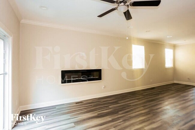 Foto del edificio - 1242 Pless St NW
