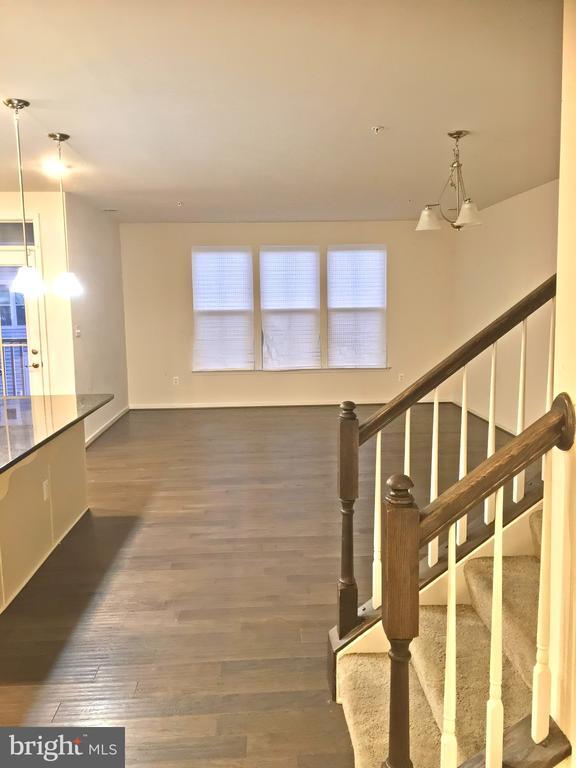 Building Photo - 5946 Leben Dr