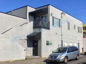 Building Photo - 919 SE 44th Ave