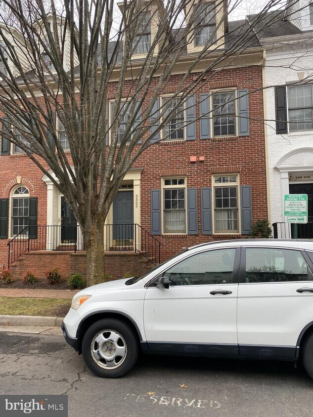 8865 Ashgrove House Ln, Vienna, VA 22182 Townhome Rentals in Vienna