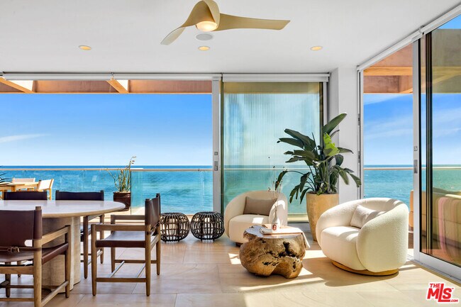 Foto del edificio - 25102 Malibu Rd