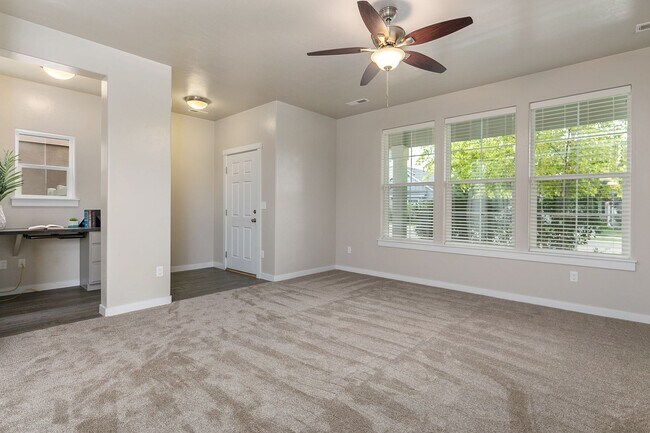 Foto del edificio - ** $500 MOVE IN SPECIAL ** LOW MAINTENANCE...