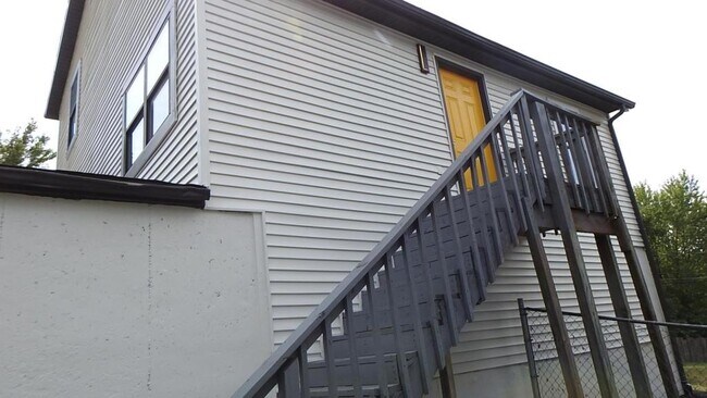 Foto del edificio - 5934 Elmwood Ave