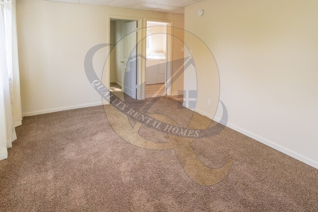 Building Photo - 2145 E McLean Ave