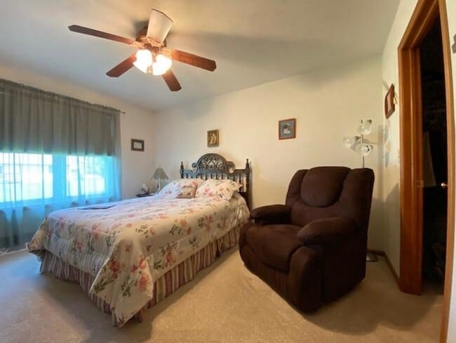 Building Photo - 1512 Green Tree Dr