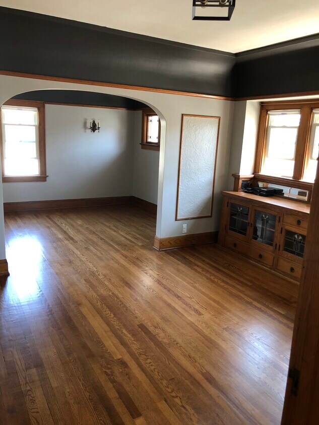 Primary Photo - 529 N 59th St