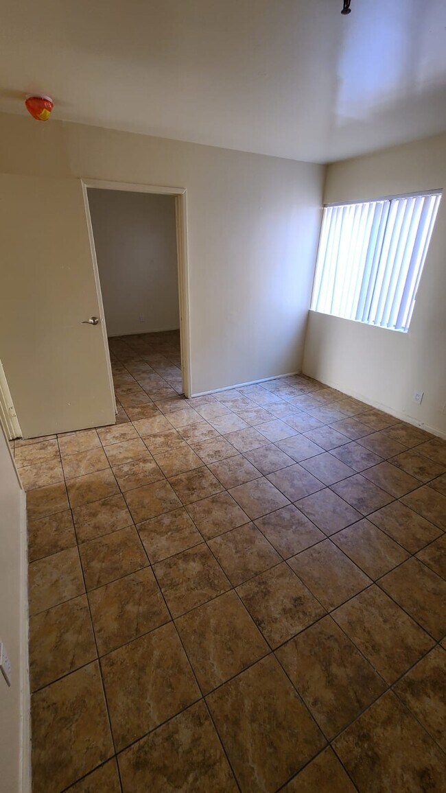 Foto del edificio - 919 S Bonnie Brae St