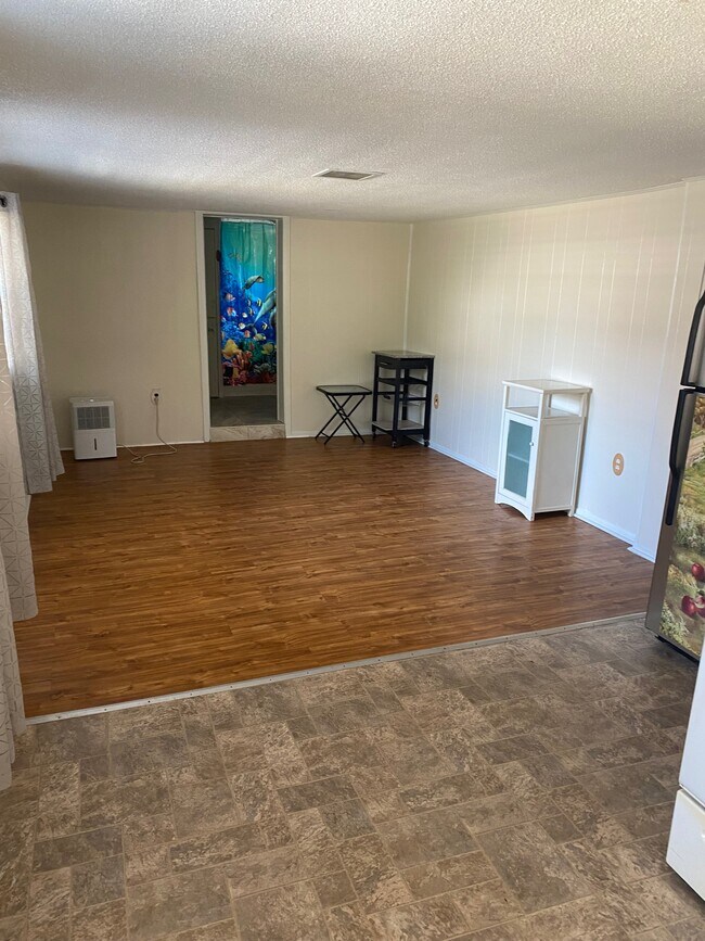 Building Photo - 218 Floral Ave