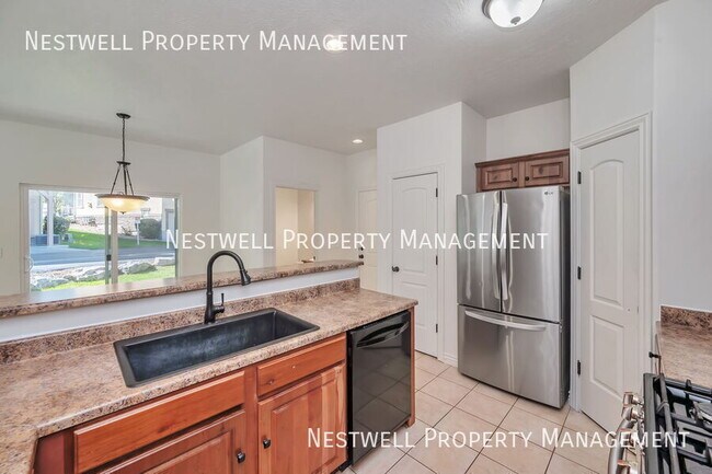 Foto del edificio - 14591 Elysian Way