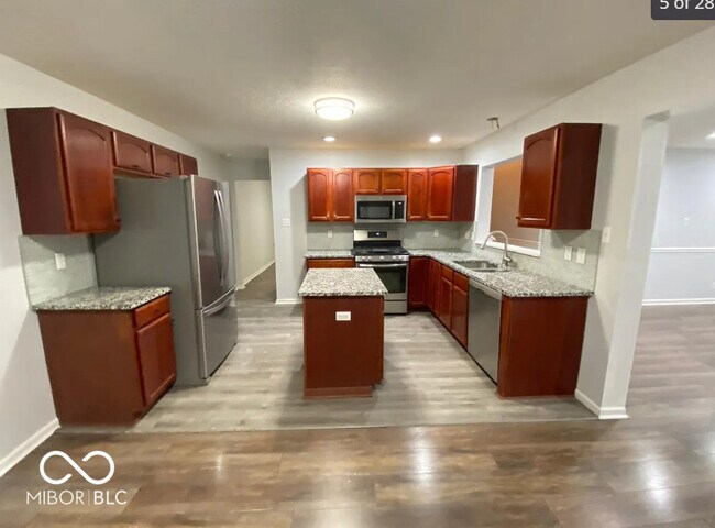 Building Photo - 401 Watercress Way