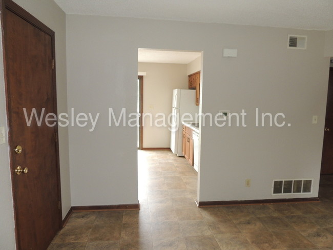 Building Photo - 2621 N 155th Ter