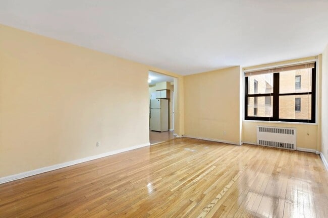 Building Photo - Large 1Bedroom 1Bathroom