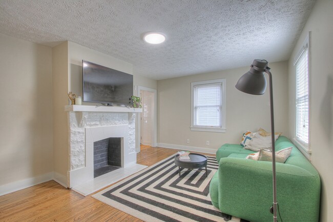 Building Photo - 1609A Cahal Ave
