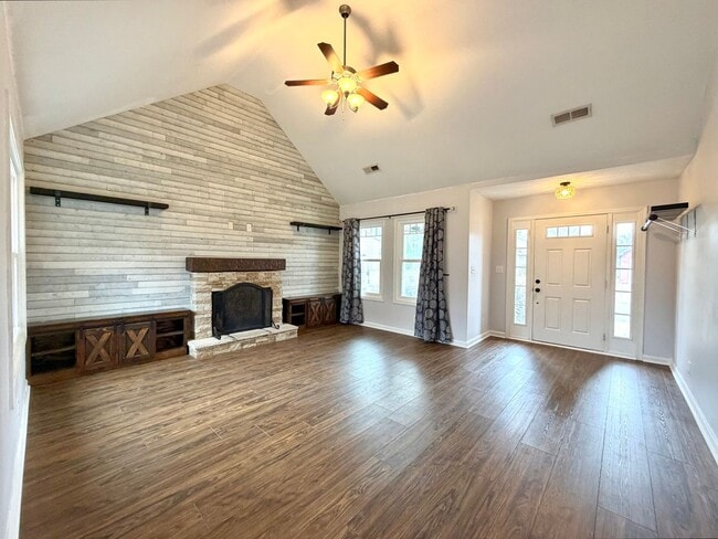 Foto del edificio - 979 Culverson Ct