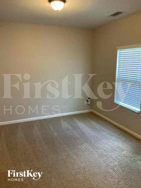 Foto del edificio - 4221 Weeping Willow Dr