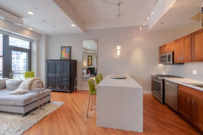 Foto del edificio - 849 N Franklin St