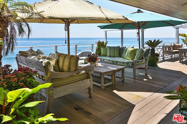 Foto principal - 24000 Malibu Rd