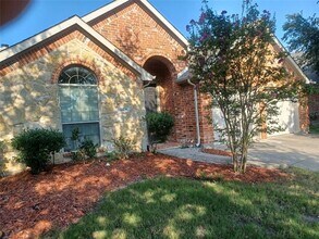 Building Photo - 2236 Crestridge Dr