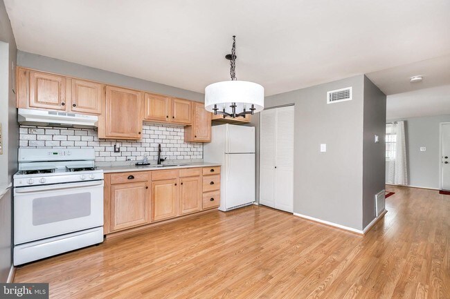 Foto del edificio - 7842 St Bridget Ln