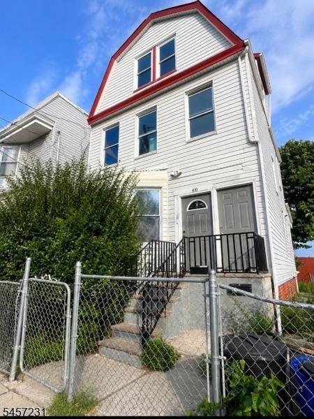 Building Photo - 410 Chadwick Ave