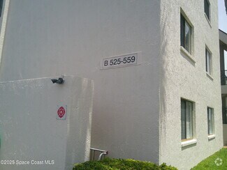 Building Photo - 533 Taylor Ave
