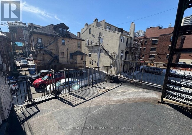 Building Photo - 156 James St S